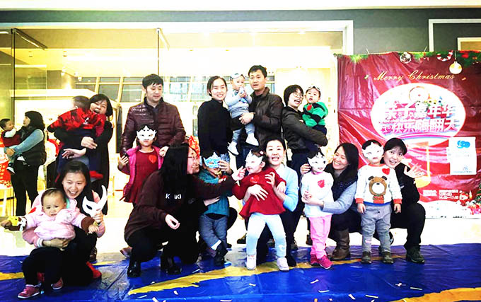 嬰智貝佳體育館園攜手麗嬰房“親子感恩趴，快樂樂翻天”